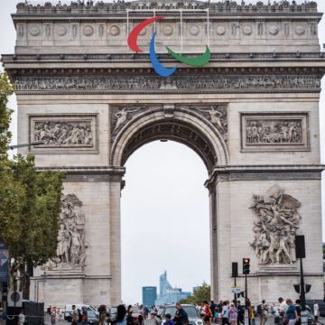 法国9日8晚私家团