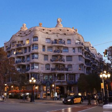 西班牙巴塞罗那+马德里+塞维利亚+龙达+格拉纳达11日10晚拼小团