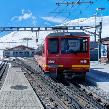 法国+瑞士+意大利12日跟团游