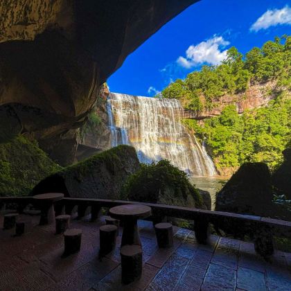 中国贵州赤水赤水丹霞旅游区·大瀑布+赤水丹霞旅游区·佛光岩+丙安古镇+赤水竹海公园2日1晚跟团游