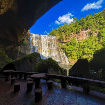 中国贵州赤水赤水丹霞旅游区·大瀑布+赤水丹霞旅游区·佛光岩+丙安古镇+赤水竹海公园2日1晚跟团游