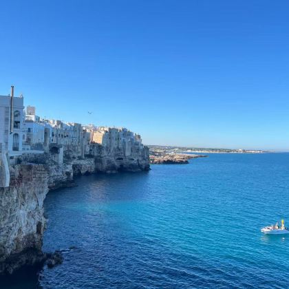 罗马+阿马尔菲+索伦托+马泰拉+巴里+阿尔贝罗贝洛+科森扎+那不勒斯+卡普里岛9日8晚私家团