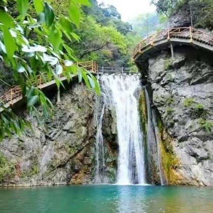 龙头山+中坝大峡谷+雁山瀑布3日2晚私家团