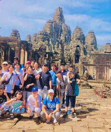 2D1N • 2 Days Angkor Wat Small Tour , Floating Village &APOPO Center