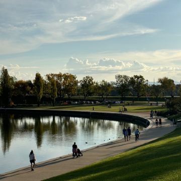 澳大利亚悉尼+堪培拉+杰维斯湾+猎人谷花园+斯蒂芬斯港观海豚巡游9日7晚私家团