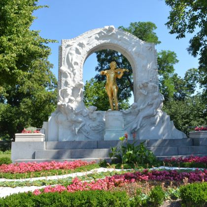 德国+捷克+波兰+匈牙利+奥地利10日9晚跟团游