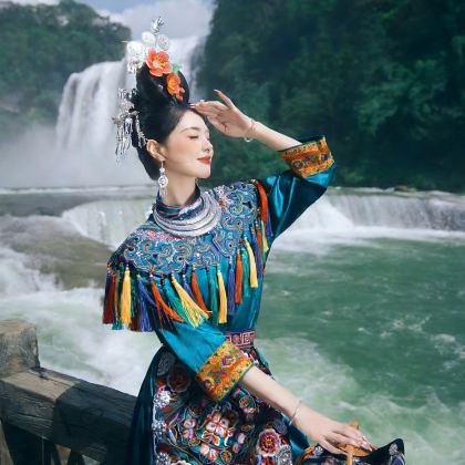 贵州贵阳+黄果树景区+荔波+西江千户苗寨4日3晚跟团游