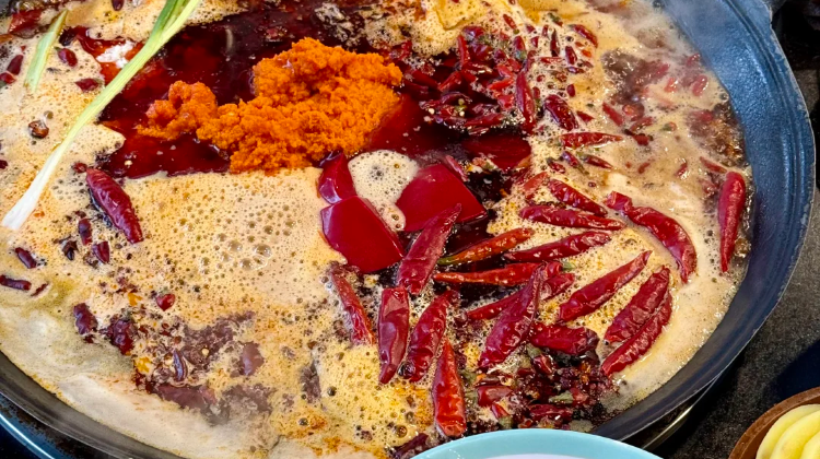 5-Day Explore Sichuan: Panda Base, Dujiangyan, Qingcheng Mt, Sanxingdui Museum, Chengdu city walk. Stay downtown hotels. Free Sichuan Opera face-changing + specialty dinner.