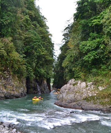 3D2N • 3 Day Tour of the Pacuare River in Costa Rica.