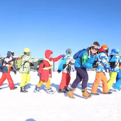 户外活动·长白山6天5晚亲子营（双语）|【长白山风景区，天池，长白山瀑布+聚龙泉+绿渊潭+雾凇漂流+零度冰调+万达滑雪体验+万达水乐园+延吉恐龙王国+朝鲜民俗村+延吉大学打卡】