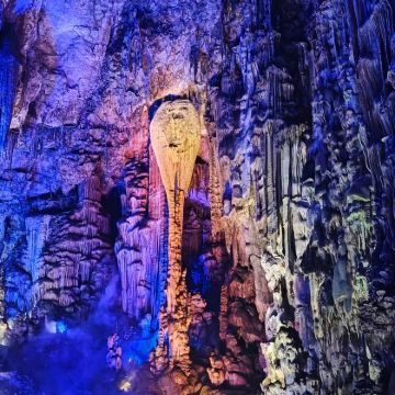 贵阳+织金洞+黄果树景区+花江大峡谷6日5晚拼小团