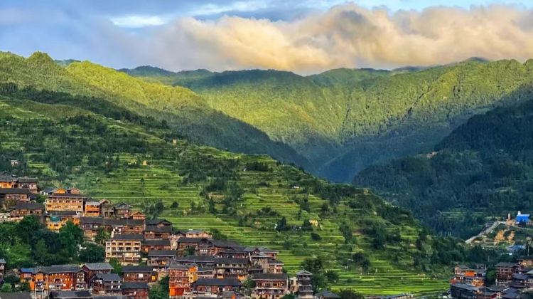 6-Day Guiyang + Huangguoshu Waterfall + Zhijindong Cave + Libo + Xijiang Qianhu Miao Village