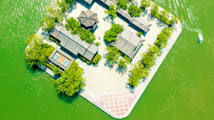 4D3N · Group Tours · Visit Jinan Spring City&Climb Eastern Mount Tai&Visit Hometown of Confucius&Full-time Tour Guide&5-star Accommodation Throughout