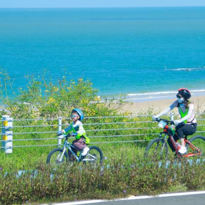 户外活动·寒假海南6日骑行亲子营|每半天骑行15km|冲浪体验|地笼赶海|南海博物馆|发射塔架参观|自采海鲜餐|采摘椰子|摄影师跟拍|5钻度假型酒店「4段精华路线70km骑行挑战+保障车随行+专业教练团队」