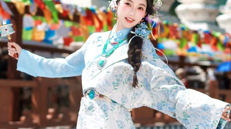 7D6N · Group Tours · Chengdu + Jiuzhaigou + Huanglong National Scenic Area + Chengdu Research Base of Giant Panda Breeding + Sanxingdui Museum
