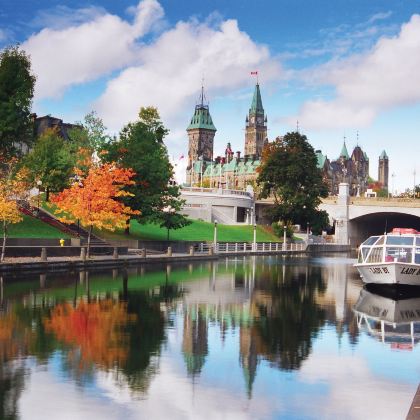 加拿大东西海岸+加拿大落基山脉+班夫国家公园+贾斯珀国家公园+幽鹤国家公园13日跟团游