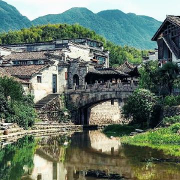 衢州+江郎山风景名胜区+廿八都古镇+根宫佛国文化旅游区+龙游石窟+衢州孔氏南宗家庙5日4晚私家团