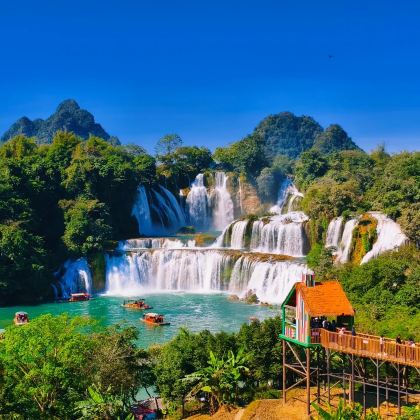 广西南宁+巴马百魔洞+巴马百鸟岩+古龙山大峡谷+德天跨国瀑布景区+北海银滩景区5日4晚跟团游