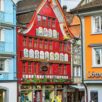 意大利+多洛米蒂山脉+少女峰+拉瓦莱多三峰山+龙疆湖+瑞士因特拉肯+采尔马特+苏黎世+日内瓦+阿彭策尔+沙夫豪森13日12晚私家团