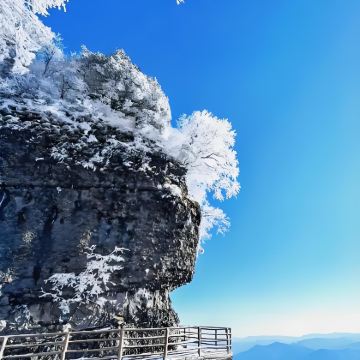 汉中+汉中龙头山国际旅游度假区+红寺湖+华阳古镇+朱鹮生态园+勉县武侯祠博物馆+诸葛古镇+定军山+武侯墓5日4晚私家团