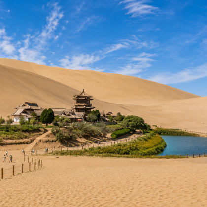 青海湖景区+茶卡盐湖+莫高窟+张掖+乌素特水上雅丹地质公园+鸣沙山月牙泉6日5晚拼小团