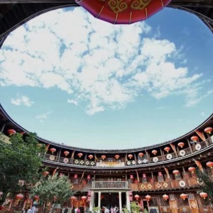 龙岩福建土楼永定景区+福建土楼王景区+冠豸山景区+石门湖2日1晚自由行