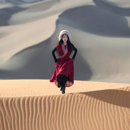 内蒙古呼和浩特+黄花沟草原旅游度假区+辉腾锡勒草原+响沙湾+乌兰哈达火山地质公园6日5晚自由行