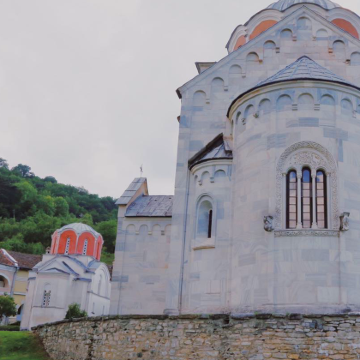 塞尔维亚+木头村+泽蒙8日7晚私家团