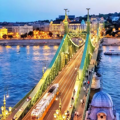 德国+奥地利+瑞士+列支敦士登2日1晚跟团游