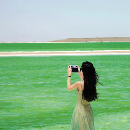 西宁+甘肃兰州+青海湖·黑马河+茶卡盐湖+察尔汗盐湖+可可西里+黑独山+莫高窟+张掖七彩丹霞旅游景区+祁连山草原9日8晚拼小团