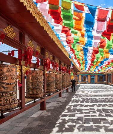 6D5N • Kunming - Dali - Shangri-La - Lijiang · Erhai Lake · Tiger Leaping Gorge · Jade Dragon Snow Mountain · Halal meals & mosque visits: Yunnan Muslim-friendly private tour