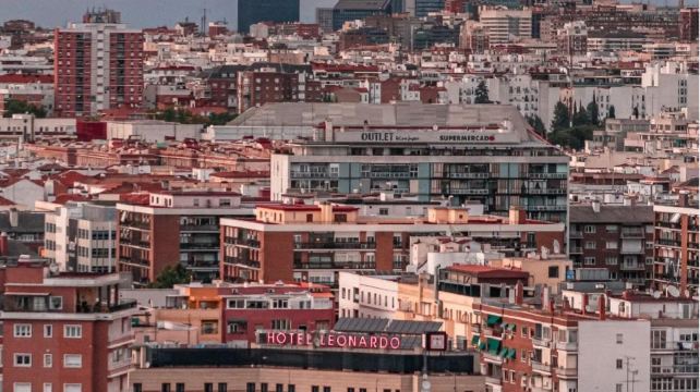 巴塞罗那、里斯本+16