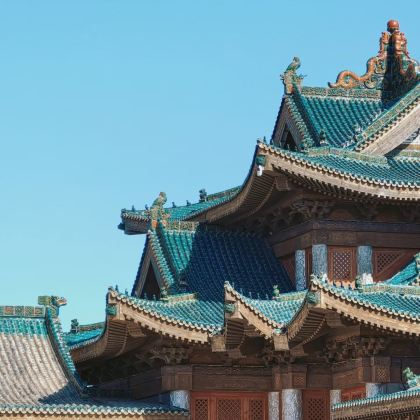 鄂尔多斯+康巴什自然探索中心+鄂尔多斯草原旅游区+鄂尔多斯文化产业园+成吉思汗陵+响沙湾5日4晚跟团游