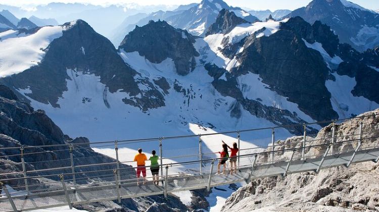 2-Day Alps Tour from Zurich: Mt Pilatus and Mt Titlis