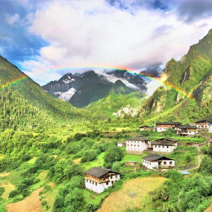 丽江+香格里拉+梅里雪山国家公园+泸沽湖8日7晚跟团游