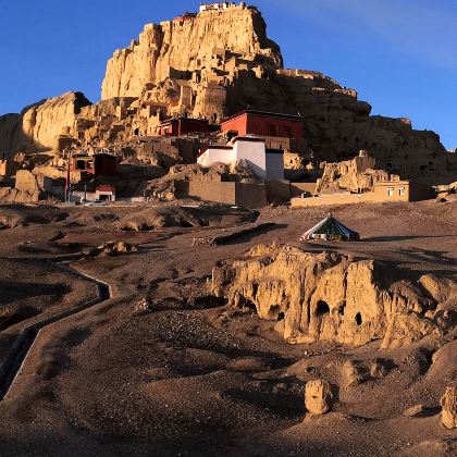 拉萨+布达拉宫+日喀则+珠峰大本营+希夏邦马峰+佩枯错+吉隆+阿里+冈仁波齐+玛旁雍措+普兰+悬空寺+札达土林国家地质公园‌+古格王国遗址13日12晚私家团