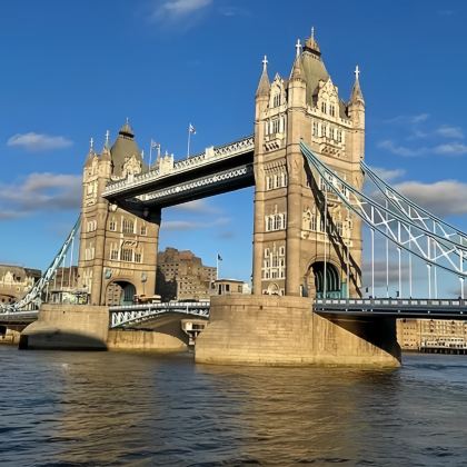 英国+伦敦+剑桥+约克+七姐妹国家公园+爱丁堡+天空岛+科茨沃尔德+牛津+温德米尔湖10日9晚跟团游