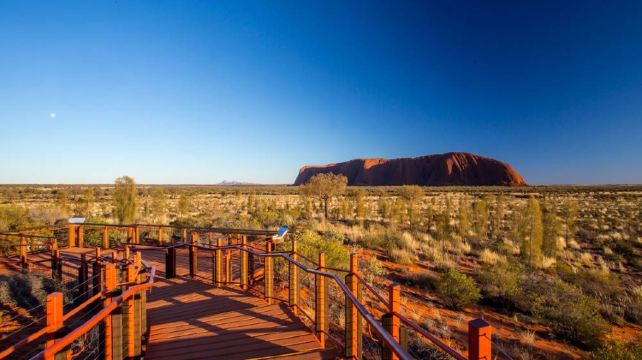 <3天>【乌鲁鲁日出日落】乌鲁鲁+卡塔丘塔国家公园·乌鲁鲁日出+日落+岩石环游+瓦帕峡谷徒步、库尼亚原住民文化徒步、可选沙漠骆驼/寂静之声等(2人成行)