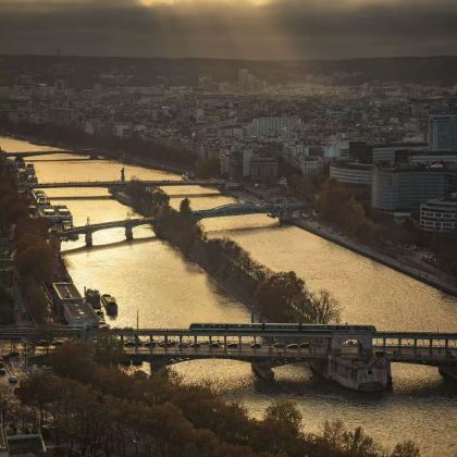 意大利+多洛米蒂山脉+少女峰+拉瓦莱多三峰山+龙疆湖+瑞士因特拉肯+采尔马特+苏黎世+日内瓦+阿尔卑斯山12日11晚拼小团