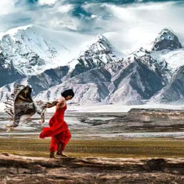 新疆乌鲁木齐+北疆+南疆+喀纳斯景区+伊犁+喀什市13日12晚跟团游