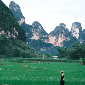 广西南宁+德天瀑布+通灵大峡谷+峒那屿湾景区+伏那秘境+三娘湾+白头叶猴生态旅游区+涠洲岛+北海6日5晚拼小团