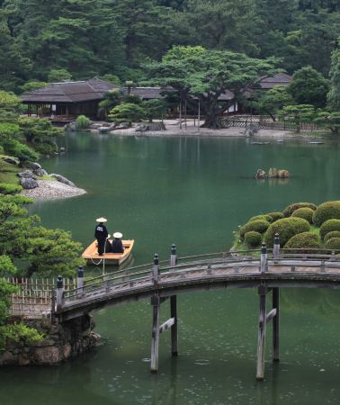 3天2晚 • 四國跳島｜高松＋小豆島＋岡山、『魔女宅急便』橄欖樹公園、乘鳴門漩渦觀潮船看奇景、特別名勝·栗林公園、後樂園、瀨戶大橋紀念公園、住1晚小豆島