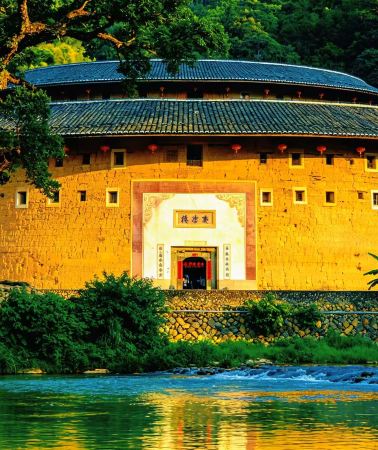 2D1N • Wander Gulangyu Island and explore the time-honored Hakka Tulou buildings in Yunshuiyao.