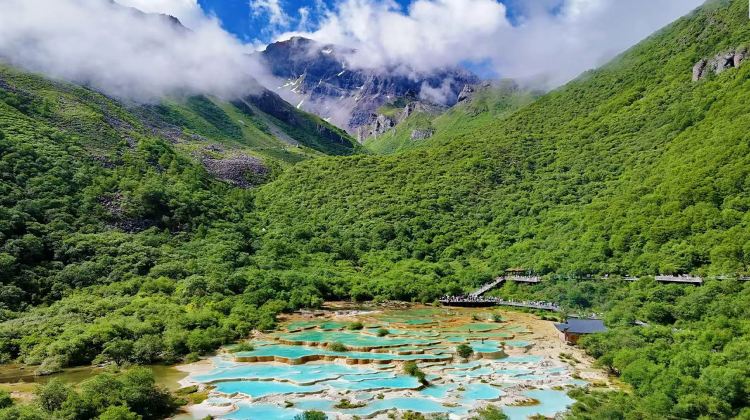 <3天>【20人纯玩小团 | 高铁直达】四川九寨沟+黄龙·2+1陆地头等舱+2晚五钻酒店连住+金牌导游+藏家土火锅+赠换装旅拍+沟内下午茶