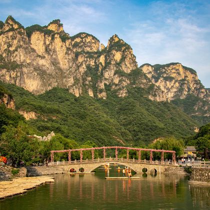 郑州+老君山景区+龙门石窟+少林寺10日9晚跟团游