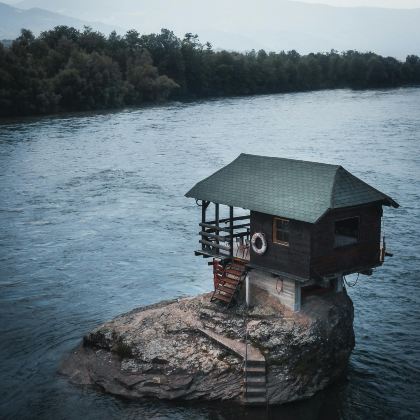 塞尔维亚+黑山8日7晚私家团