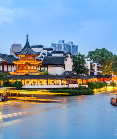 5D4N • 9-person Group Tour Must-see Spots in 2 Cities: Nanjing + Yangzhou - Includes a complimentary performance Qianqiu Fendai and a cruise on the Qinhuai River