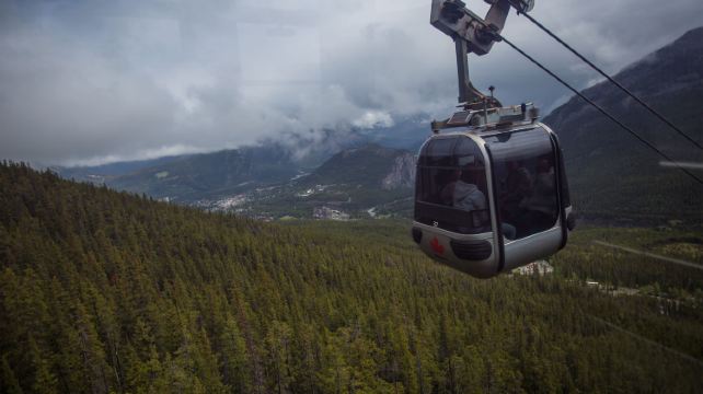 8-Day Canadian Rockies Express Tour from Calgary·Banff, Lake Louise, Vancouver, Kelowna, Whistler | Max 12 Guests