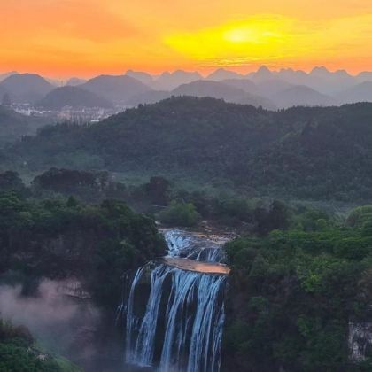 贵州贵阳+黄果树景区+荔波+西江千户苗寨+镇远古城+梵净山7日6晚私家团