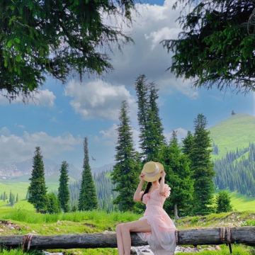 伊犁+喀拉峻景区7日6晚私家团